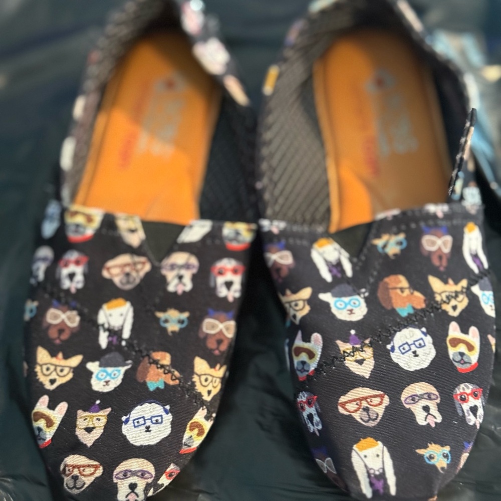 BOBS Dogs from Skechers Kids Shoes - Black with Animal Print